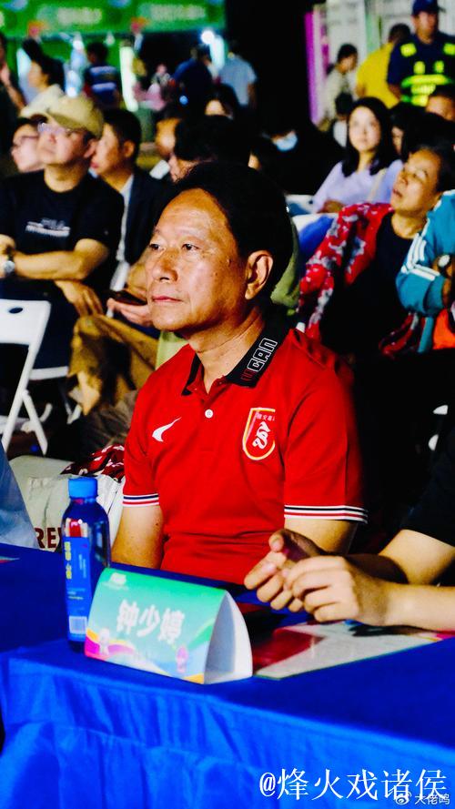 周穗安:将引入更多微型足球场 普及下楼即踢球理念 周穗安:将引入更多微型足球场 普及下楼即踢球理念